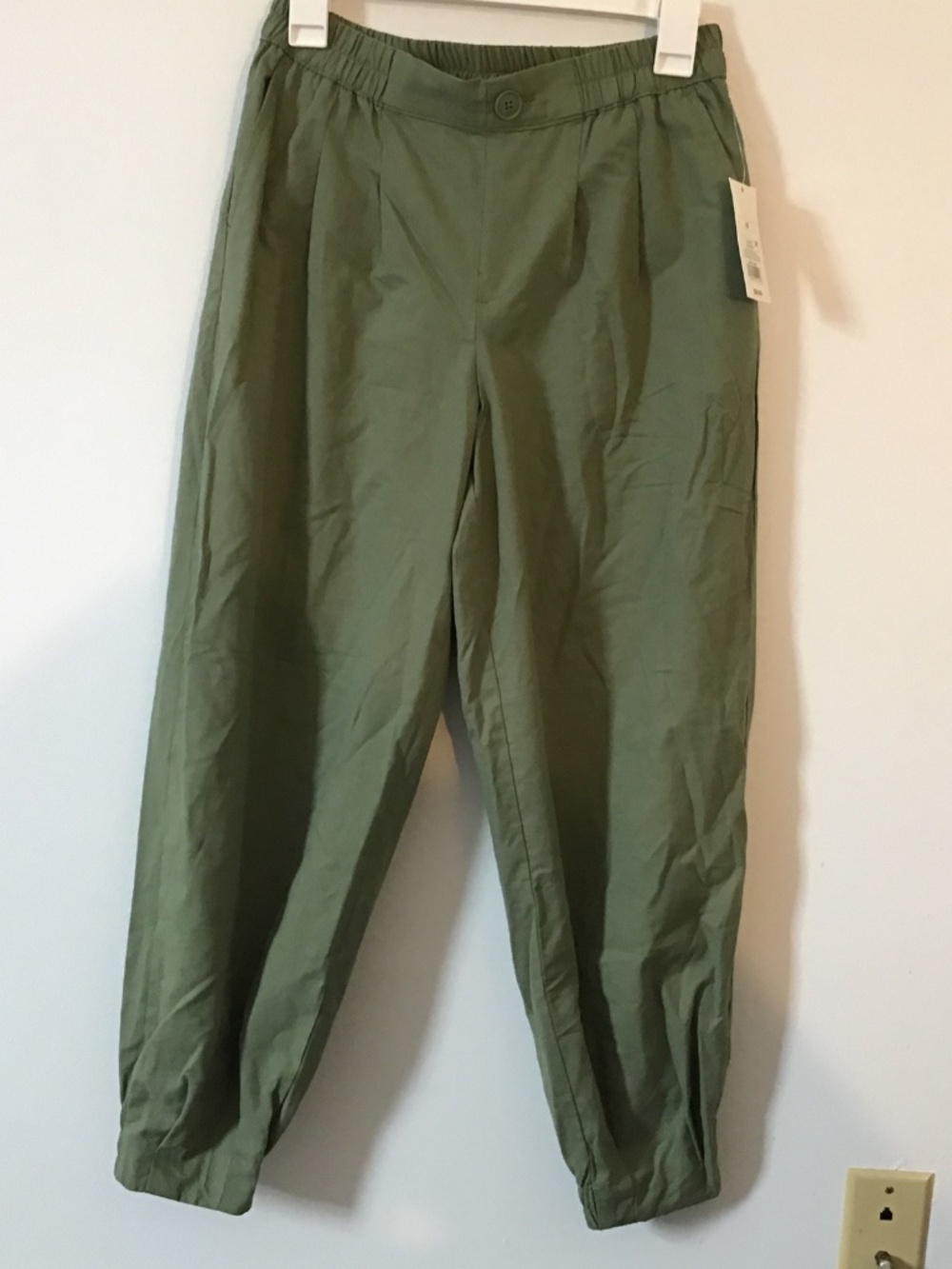Women’s Balloon Jogger Pants. A New Day
